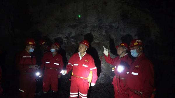 韓城礦業(yè)有限公司董事長(zhǎng)張維新前往陜煤建設(shè)礦建二公司第二項(xiàng)目部檢查指導(dǎo)工作