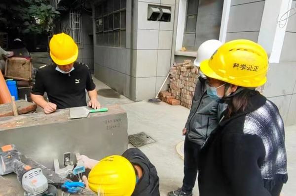 陜煤建設(shè)新城公司第一項(xiàng)目部:給老舊房屋裝上“溫度開關(guān)”