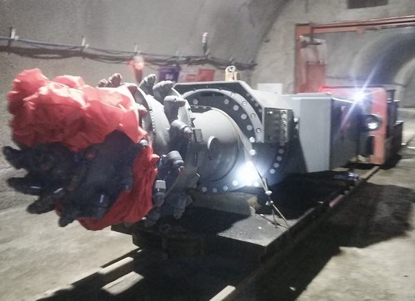 陜煤建設(shè)礦建二公司：百噸巨物與時間賽跑順利完成下放組裝