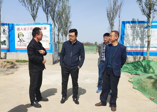 陜西彬長(zhǎng)文家坡礦業(yè)有限公司董事長(zhǎng)、總經(jīng)理徐景果蒞臨陜煤建設(shè)路橋分公司彬長(zhǎng)項(xiàng)目部檢查