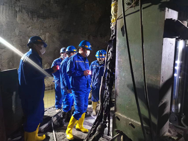 陜煤建設(shè)礦建三公司堅持問題導(dǎo)向推進(jìn)黨建與生產(chǎn)經(jīng)營深度融合