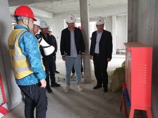 陜煤建設(shè)銅煤公司組織一線管理人員赴中建、陜建施工項(xiàng)目現(xiàn)場(chǎng)開(kāi)展觀摩學(xué)習(xí)活動(dòng)