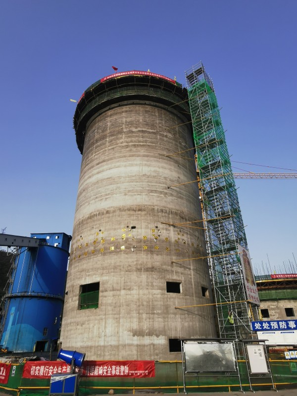 陜煤建設咸陽分公司雙龍煤業(yè)儲煤設施改造項目掘進倉順利封頂