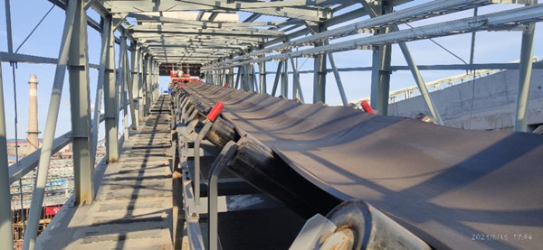 陜煤建設漢中分公司龍鋼機械化綜合一次料場項目帶式輸送機試運轉圓滿完成