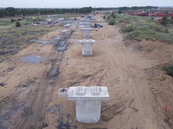 陜煤建設(shè)路橋分公司靖神鐵路項(xiàng)目部王則灣大橋下部結(jié)構(gòu)施工圓滿完成