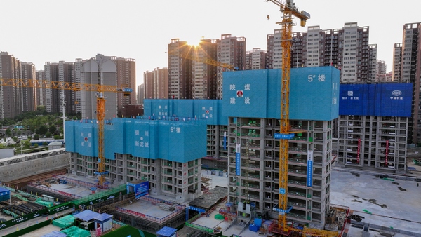 陜煤建設(shè)新龍城直屬項(xiàng)目部:搶抓施工黃金季 開(kāi)足馬力保秋收