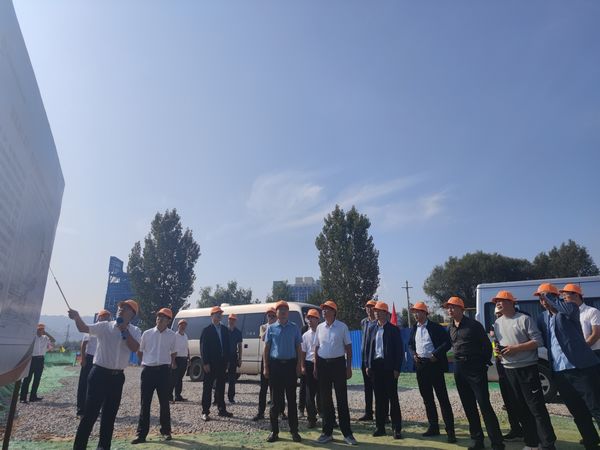 陜煤建設(shè)天工公司胡家河（孟村）煤礦鐵路專用線改擴(kuò)建項(xiàng)目迎來觀摩團(tuán)一行現(xiàn)場交流學(xué)習(xí)