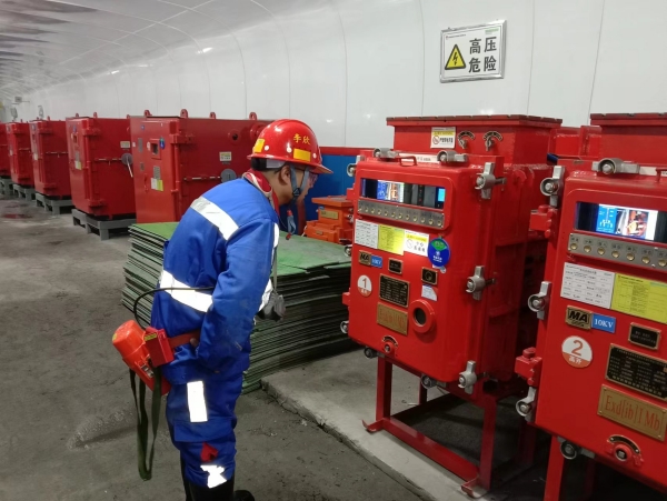 陜煤建設(shè)機(jī)電安裝公司：國(guó)慶我在崗 項(xiàng)目生產(chǎn)“不打烊”！