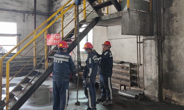 陜煤建設(shè)洗選煤運(yùn)營(yíng)公司第五項(xiàng)目部順利完成了陜西小保當(dāng)?shù)V業(yè)公司選煤廠7部膠帶機(jī)帶面更換工程