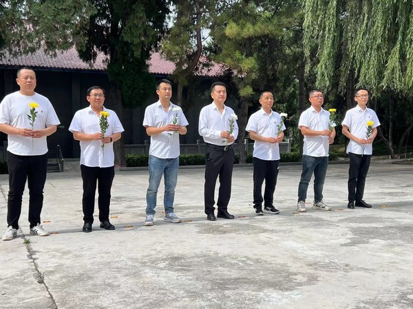 陜煤建設(shè)銅煤公司延安項(xiàng)目部黨支部 開展“緬懷革命先烈，傳承紅色基因”主題黨日活動(dòng)