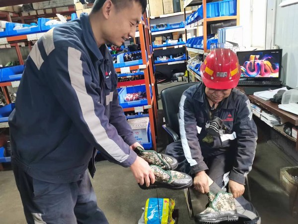 陜煤建設(shè)洗選煤運(yùn)營公司檸條塔運(yùn)營項(xiàng)目部：開展“關(guān)愛員工從‘心’出發(fā)送溫暖”活動