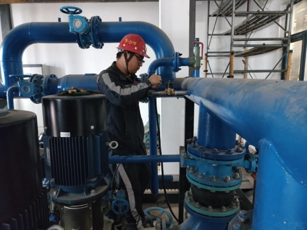 陜煤建設(shè)機電安裝公司提前5天完成換熱站設(shè)備安裝工程