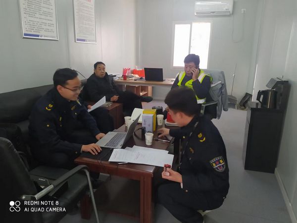 神木市人力資源和社會保障局勞動(dòng)保障監(jiān)察大隊(duì)來陜煤建設(shè)天工公司土建四部檢查指導(dǎo)工作