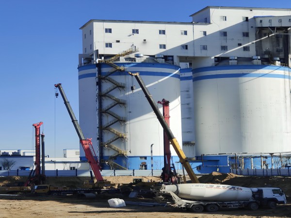 陜煤建設渭南分公司承建的小保當選煤廠技改項目2號末煤倉、原煤倉樁基工程順利完成