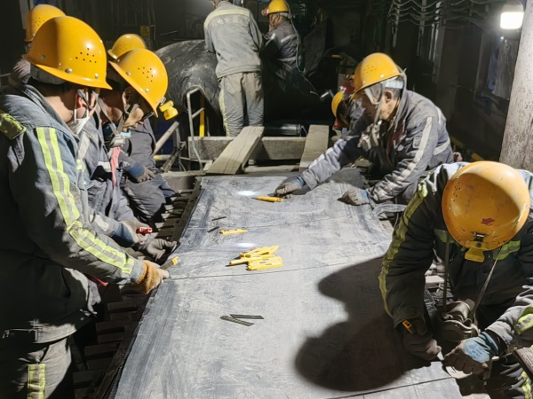 陜煤建設(shè)機(jī)電安裝公司：凝心聚力忙檢修，爭(zhēng)分奪秒不停歇