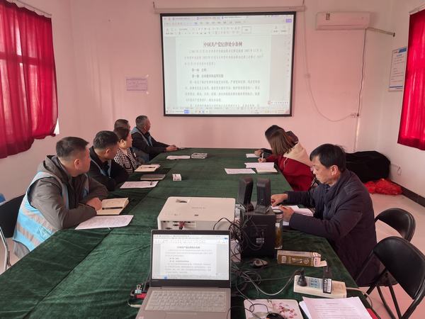 陜煤建設(shè)澄合分公司第十五項(xiàng)目部“學(xué)講談”推動(dòng)黨紀(jì)學(xué)習(xí)教育入腦入心