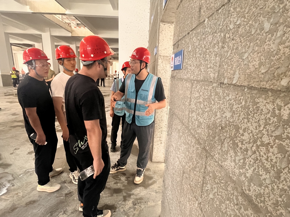 陜煤建設(shè)渭南分公司“補(bǔ)短板、強(qiáng)弱項(xiàng)、重落實(shí)”對(duì)標(biāo)交流學(xué)習(xí)圓滿收官