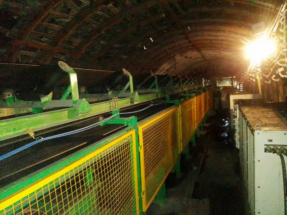 陜煤建設(shè)渭南分公司承建的西卓煤礦1511工作面帶式輸送機(jī)安裝工程提前72小時(shí)完工獲贊譽(yù)