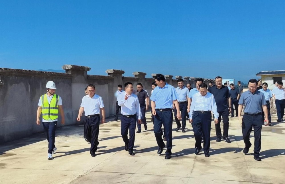 陜煤建設(shè)綠宇公司：咸陽市委常委、副市長羅軍蒞臨陜煤建設(shè)綠宇公司承建的淳化縣殯葬服務(wù)設(shè)施建設(shè)項(xiàng)目指導(dǎo)工作