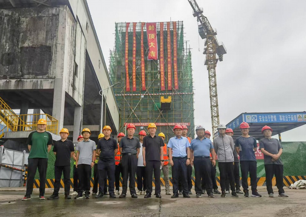 陜煤建設(shè)天工公司承建的陜煤集團(tuán)神木紅柳林礦業(yè)有限公司選煤廠煤泥高壓壓濾系統(tǒng)土建工程項目主體順利封頂