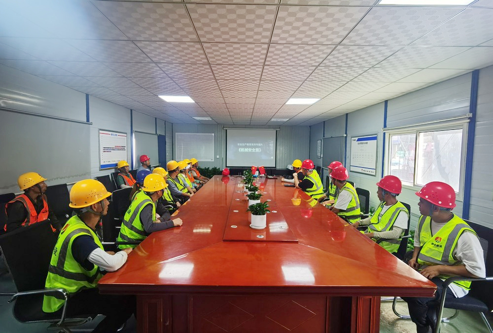 陜煤建設(shè)天工公司土建第二十項(xiàng)目部：學(xué)安全、行安全、練安全