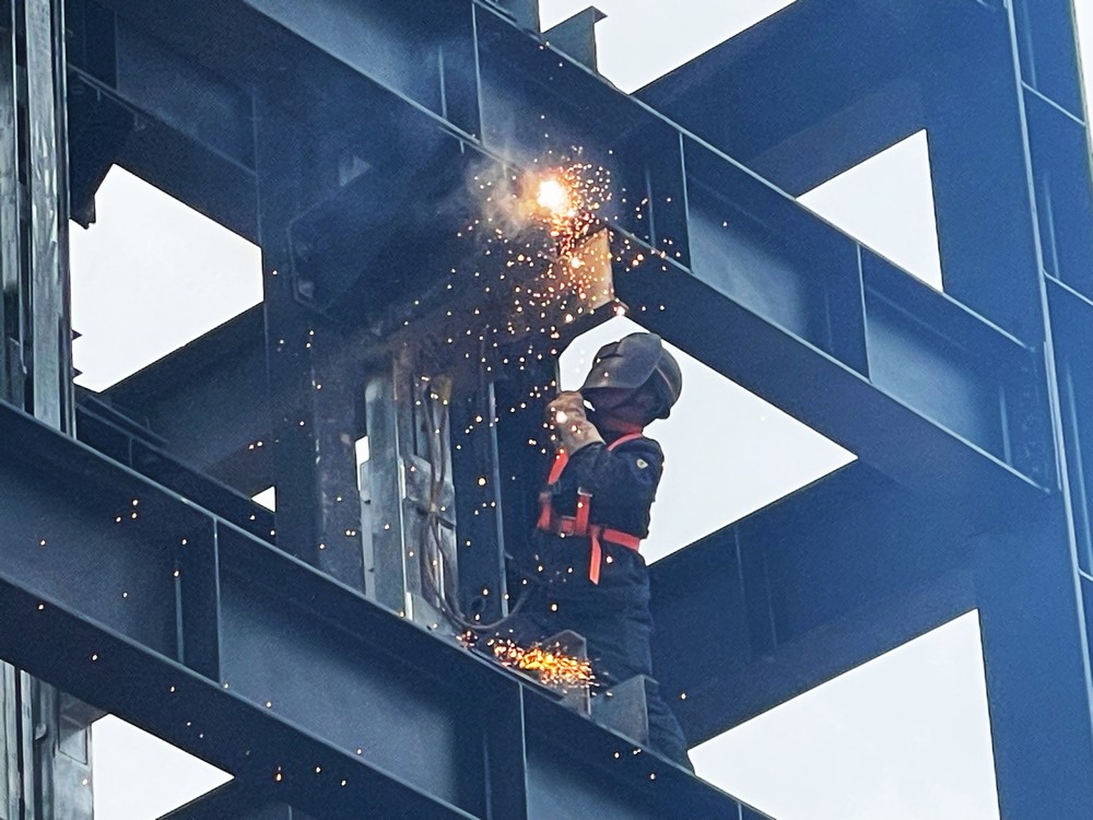 中秋堅(jiān)守，詮釋別樣“團(tuán)圓”