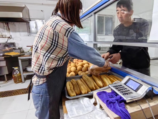 陜煤建設煤礦運營服務分公司：國慶期間強化后勤保障線  力保安全生產(chǎn)無憂