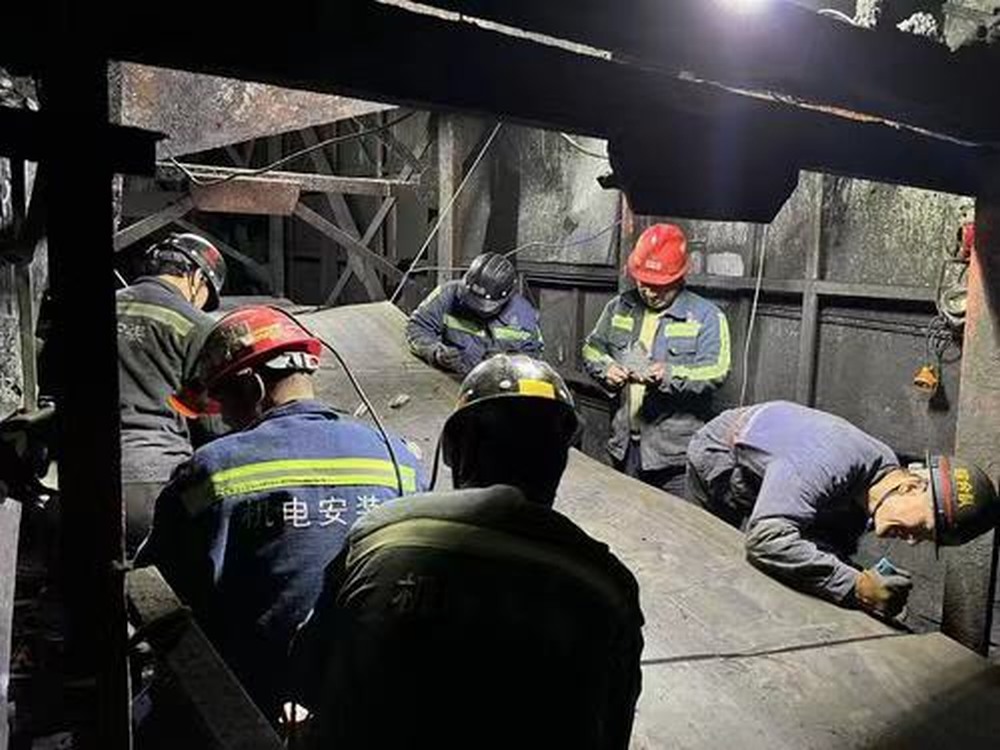 陜煤建設(shè)機(jī)電安裝公司建莊項(xiàng)目部：更新?lián)Q“帶”，保礦井安全生產(chǎn)