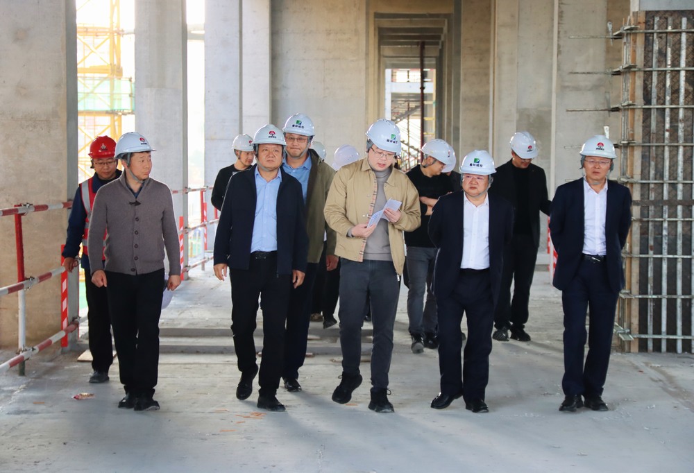 榆林城投集團(tuán)黨委書記、董事長(zhǎng)郝君一行蒞臨陜煤建設(shè)榆林公司承建的榆溪圣境一標(biāo)段項(xiàng)目檢查指導(dǎo)工作