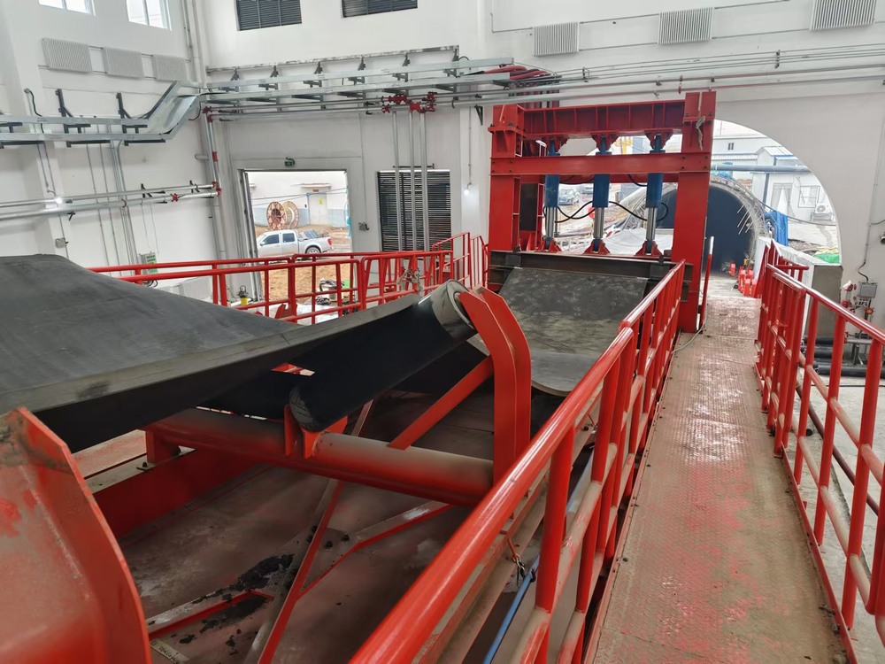 拼搏實干，共赴秋實