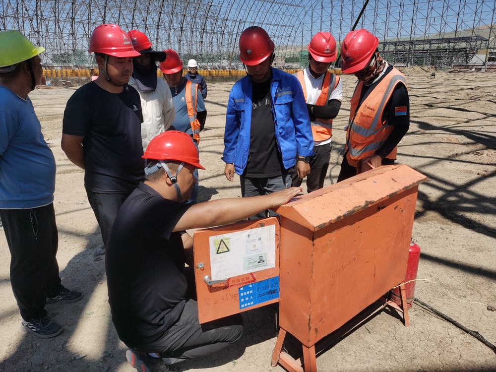 陜煤建設天工公司新疆第一項目部：繃緊安全管理弦，奏響百安行動樂章