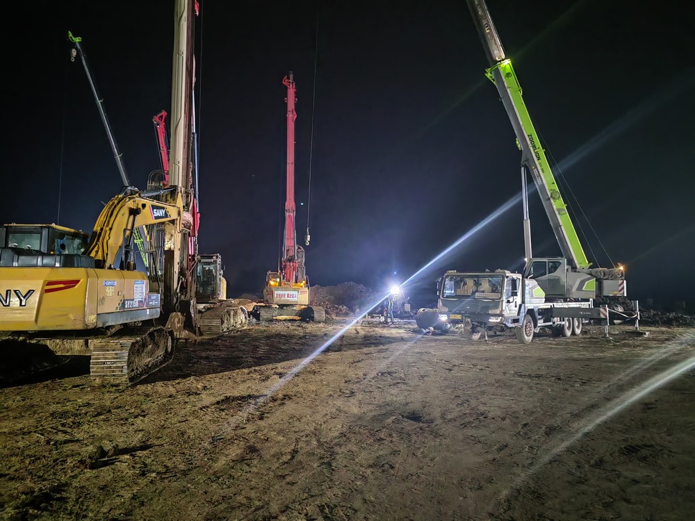 陜煤建設(shè)韓城分公司土建四項(xiàng)目部：夜幕下的奮斗，鑄就精品工程輝煌篇章