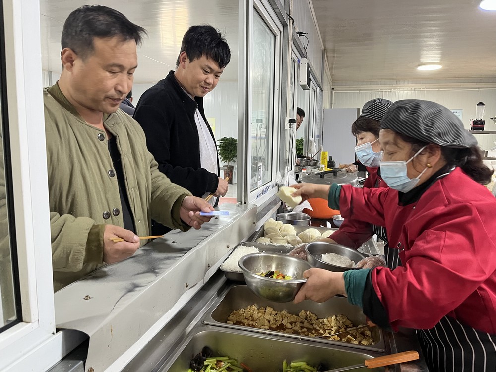 陜煤建設(shè)礦建三公司：冬季施工“有溫度”，后勤保障“暖人心”