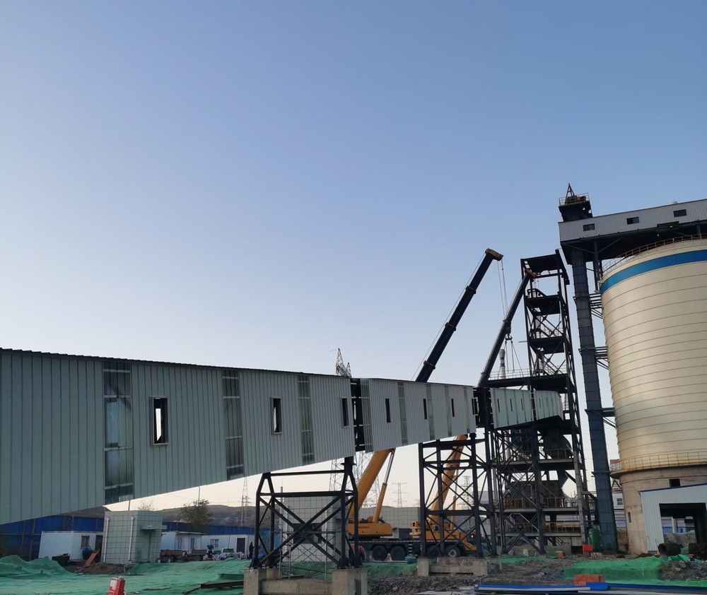 陜煤建設(shè)天工公司土建第二十五項(xiàng)目部：細(xì)化“人、材、機(jī)”管理，助力棧橋順利吊裝