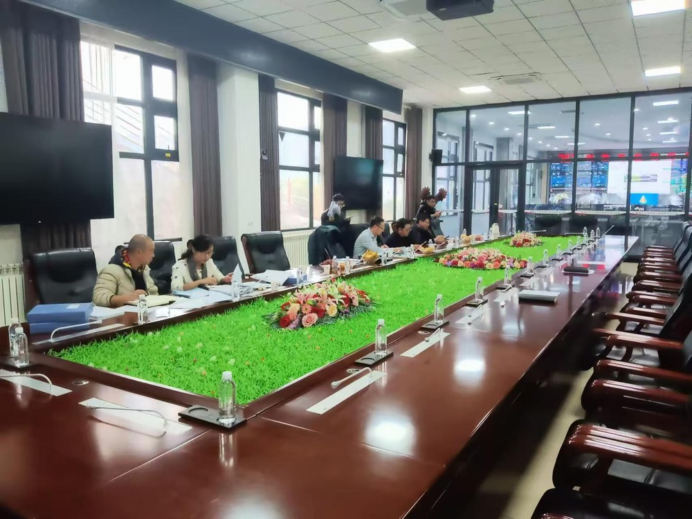 陜煤建設(shè)天工公司承建的雙龍煤礦井下西二三條大巷管路延伸工程順利通過驗(yàn)收