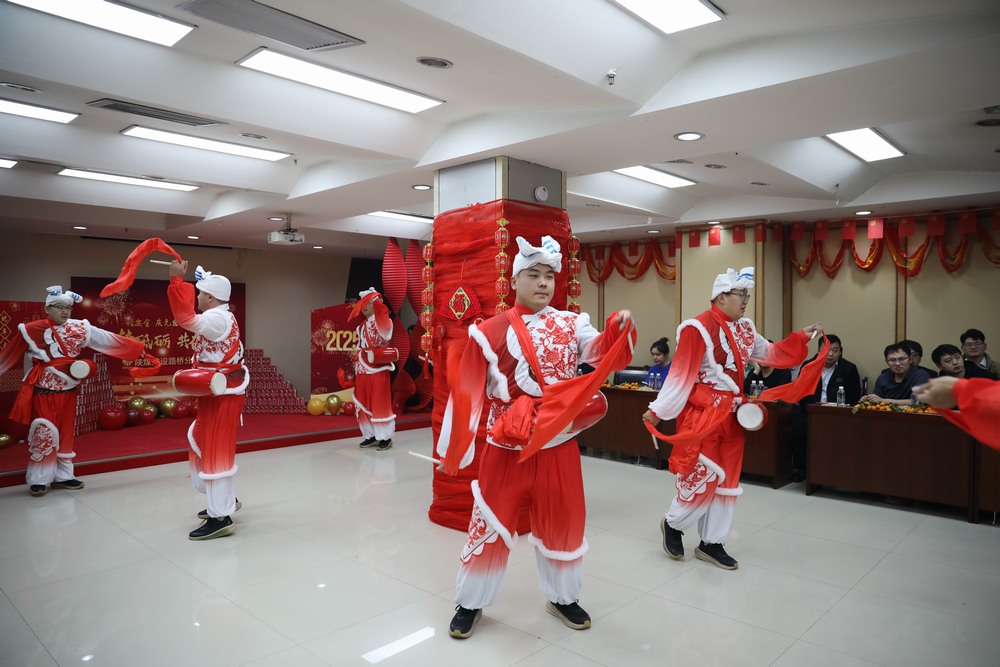 陜煤建設(shè)路橋分公司開(kāi)展“話安全、慶元旦、迎新春”游藝聯(lián)歡會(huì)