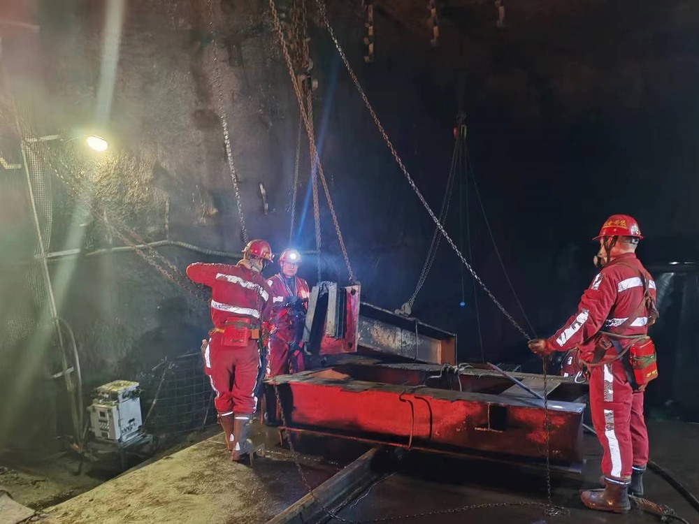 陜煤建設(shè)機(jī)電安裝公司：崗位上的春節(jié)，他們的堅(jiān)守很 “燃”