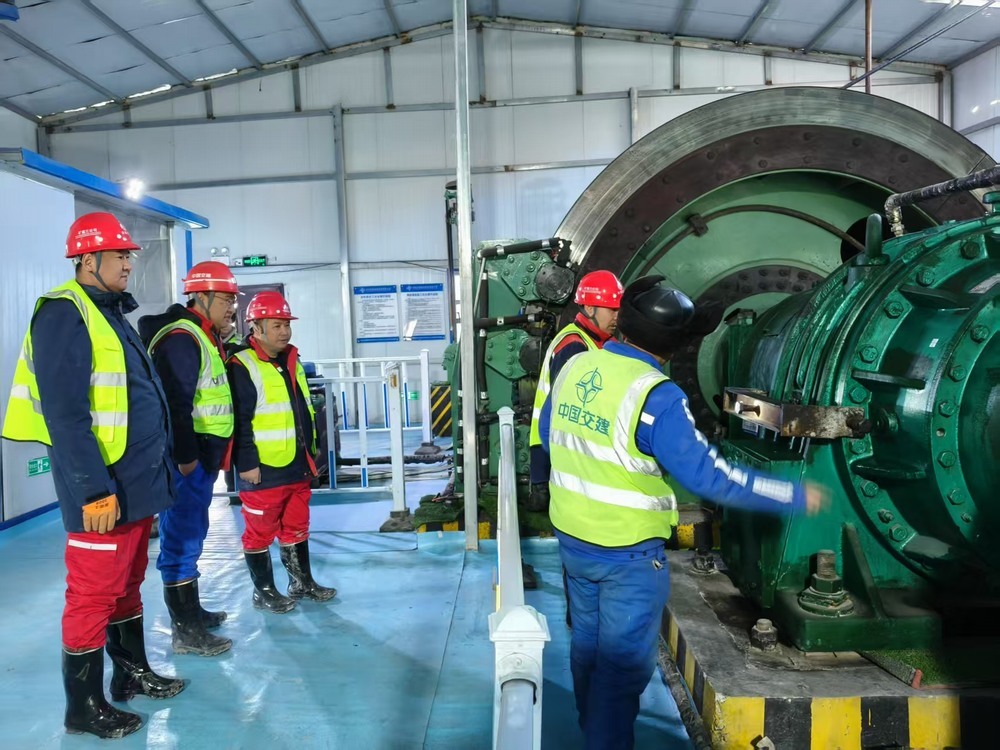 人勤春來早 奮斗正當時