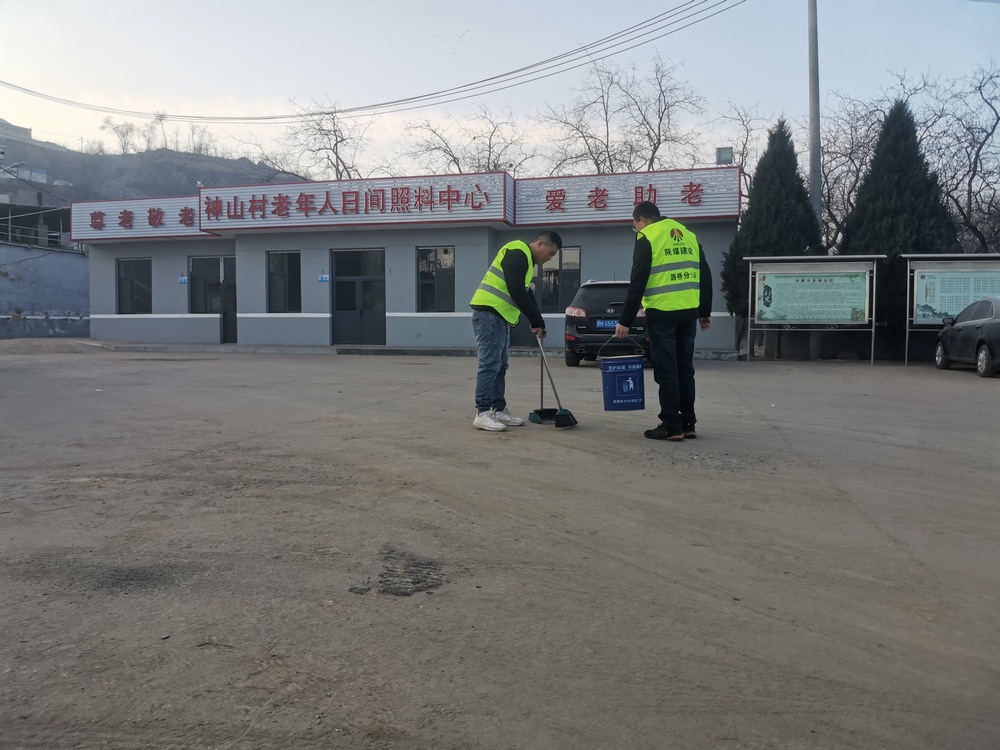 陜煤建設(shè)路橋分公司：學(xué)雷鋒，三月春“鋒”暖人心