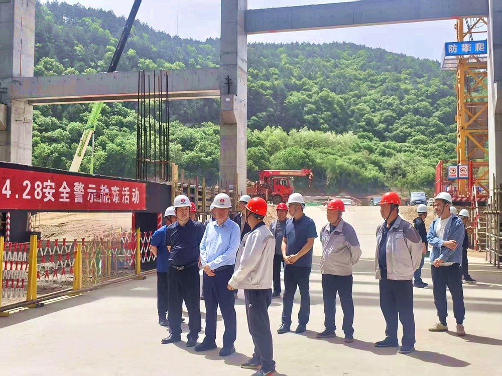 劉保江深入天工公司基層開(kāi)展重點(diǎn)進(jìn)度監(jiān)管項(xiàng)目生產(chǎn)督導(dǎo)檢查