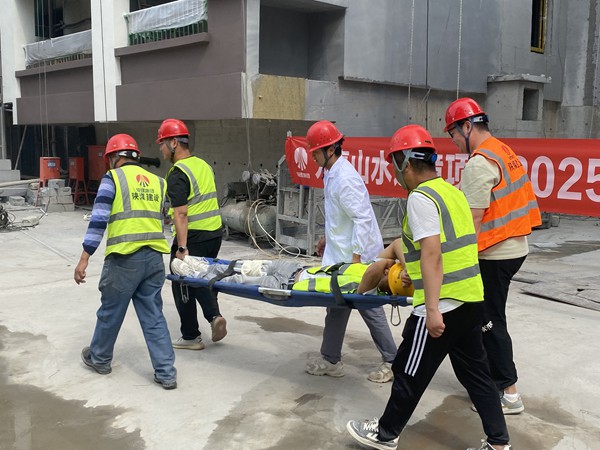 陜煤建設(shè)大秦置業(yè)公司：山水逸境項目開展高處墜落應(yīng)急救援演練