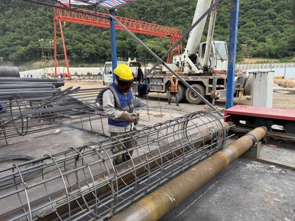 陜煤建設(shè)銅煤公司：黃陵店頭電廠二期建設(shè)者迎“烤”驗，千根樁基提前拔地而起