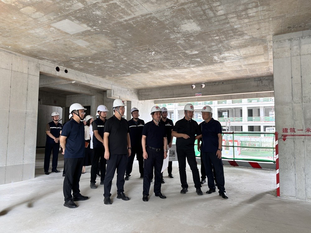 陜煤實業(yè)集團黨委書記、董事長、總經理胡守平深入天工公司基層項目檢查指導