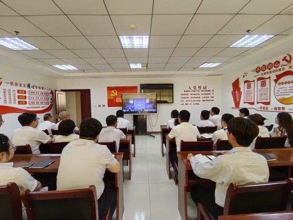 深學(xué)細(xì)悟礪初心 實干篤行促發(fā)展