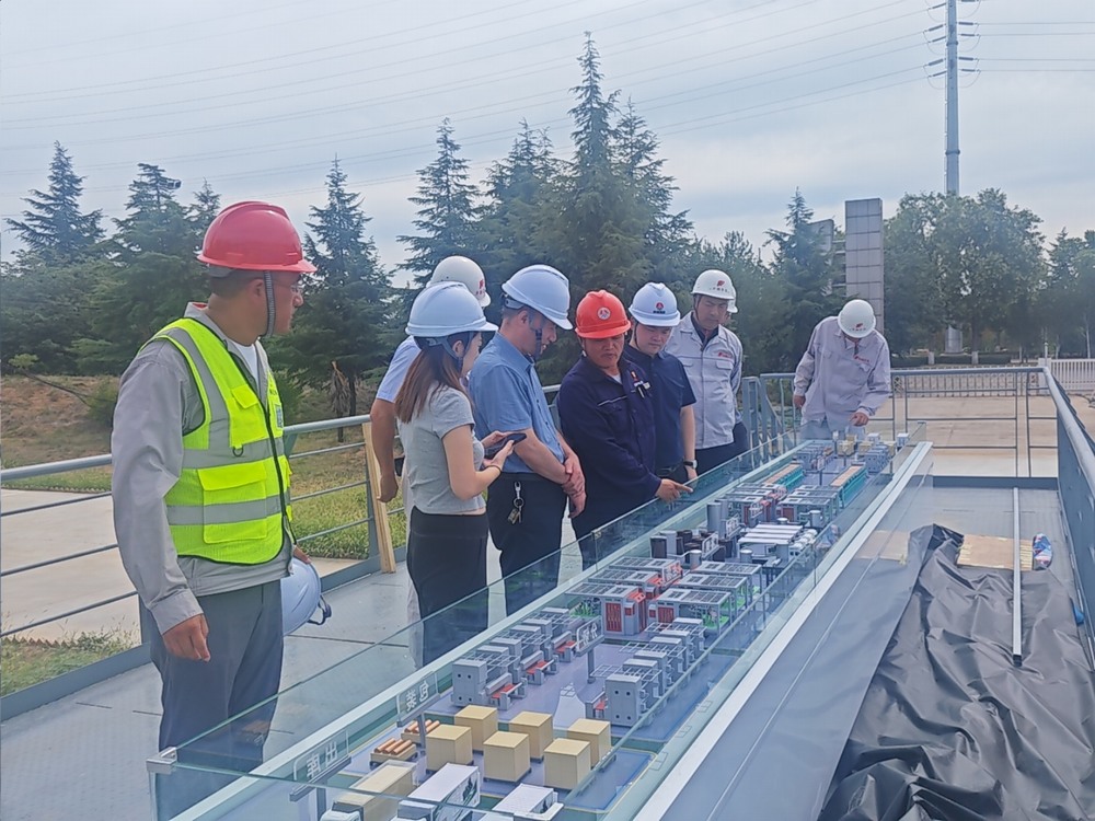陜煤集團基本建設管理部高級主任師黃社民一行蒞臨陜煤建設承建的年產(chǎn)四萬噸高檔鋰電電解銅箔項目檢查指導工作