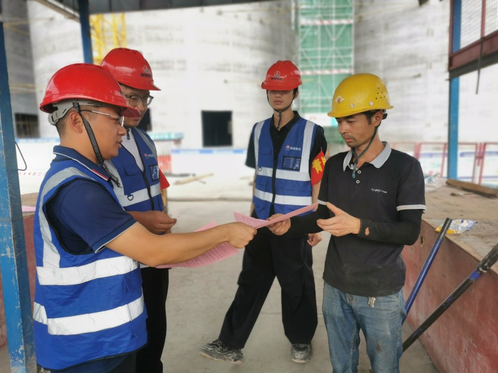 “炎值”勁爆！看陜煤建設韓城分公司土建十一項目部如何積極應對高溫“烤”驗