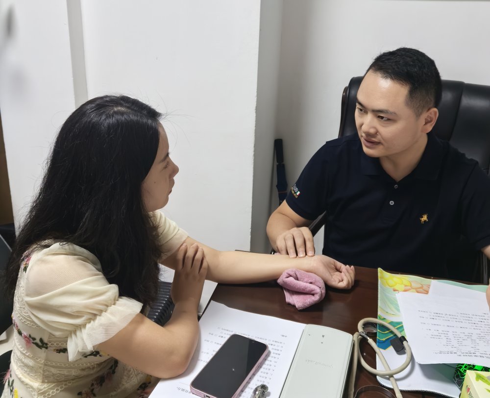 ?陜煤建設(shè)開展“中醫(yī)理療進企業(yè)”活動