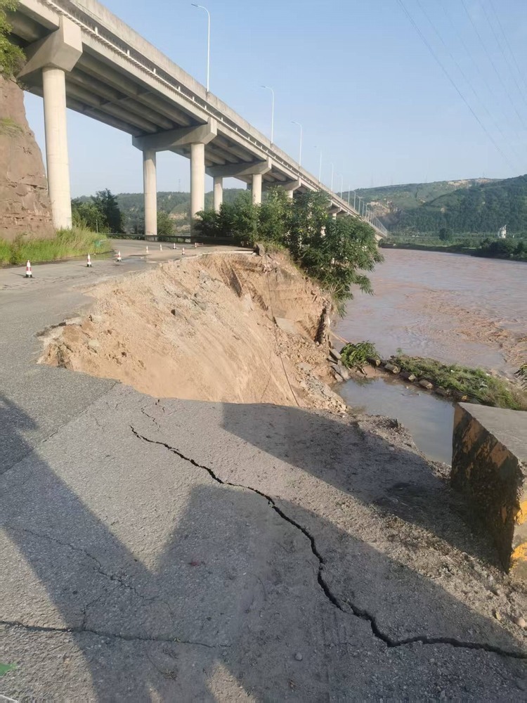 陜煤建設(shè)設(shè)計(jì)研究院：陜西彬長(zhǎng)小莊礦進(jìn)礦道路搶險(xiǎn)修復(fù)工程圓滿通過(guò)驗(yàn)收