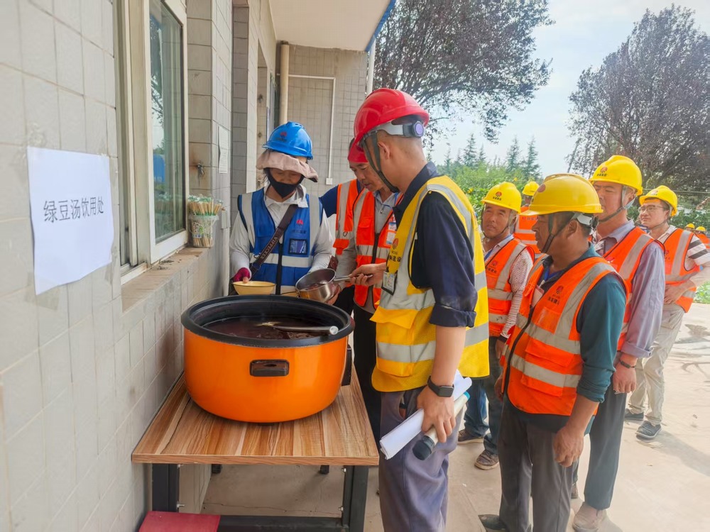 陜煤建設銅煤公司銅創(chuàng)能材項目部：多措并舉打好夏季施工攻堅戰(zhàn)