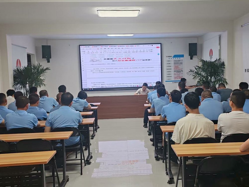 陜煤建設機電安裝公司筑牢防暑降溫“防護網(wǎng)”